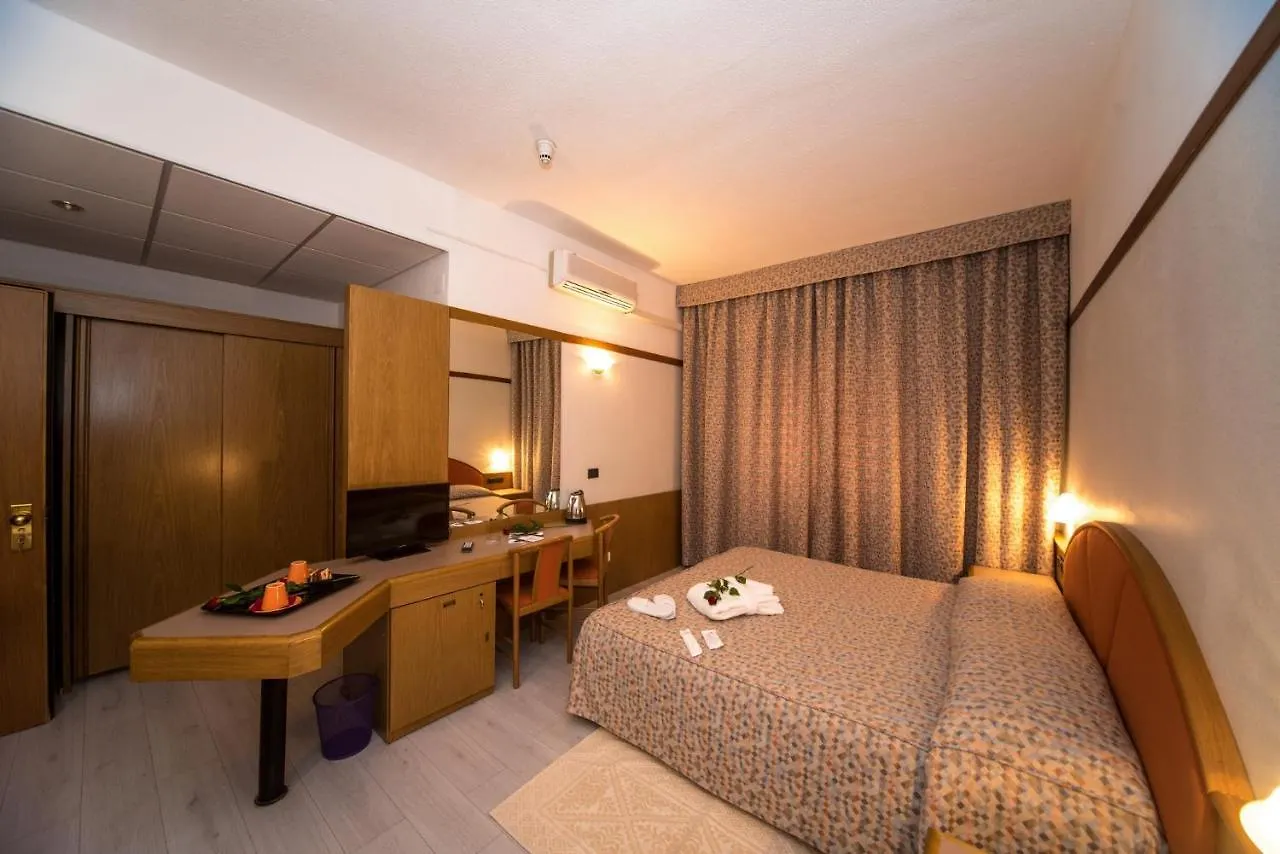 New Petit Hotel Tempio Pausania 3*,
